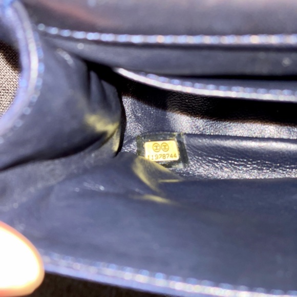 Chanel Shingle Medium Flap Bag - Picture 16 of 16